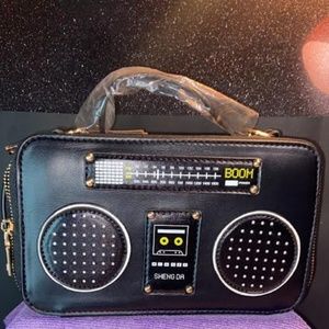 **** BOOM BOX PURSE ******